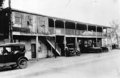 Model garage 1919